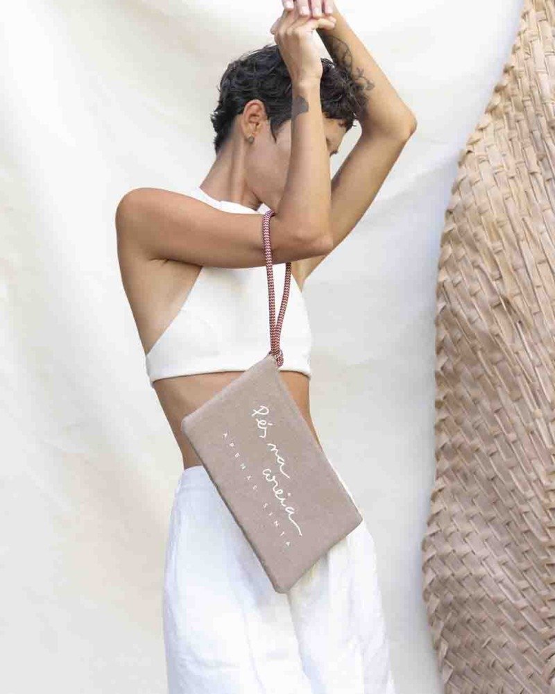 Clutch Desejos_ Pés na Areia