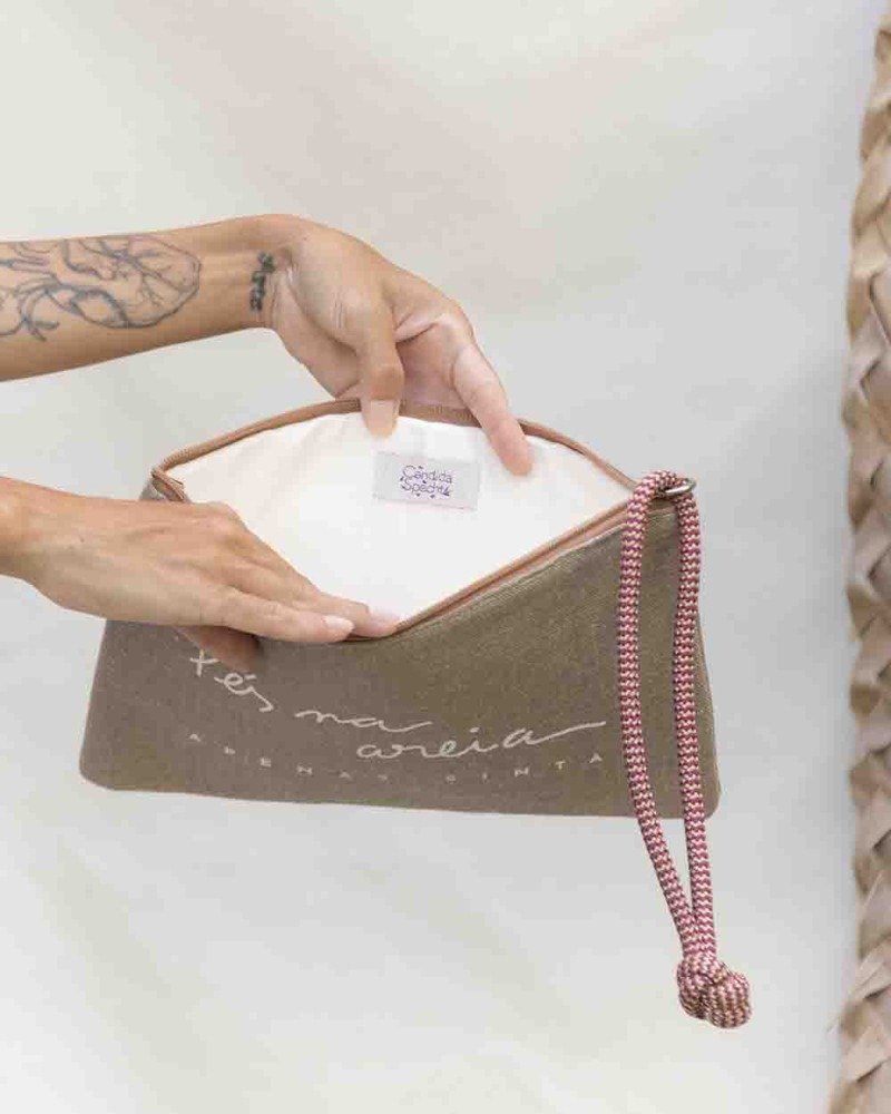 Clutch Desejos_ Pés na Areia