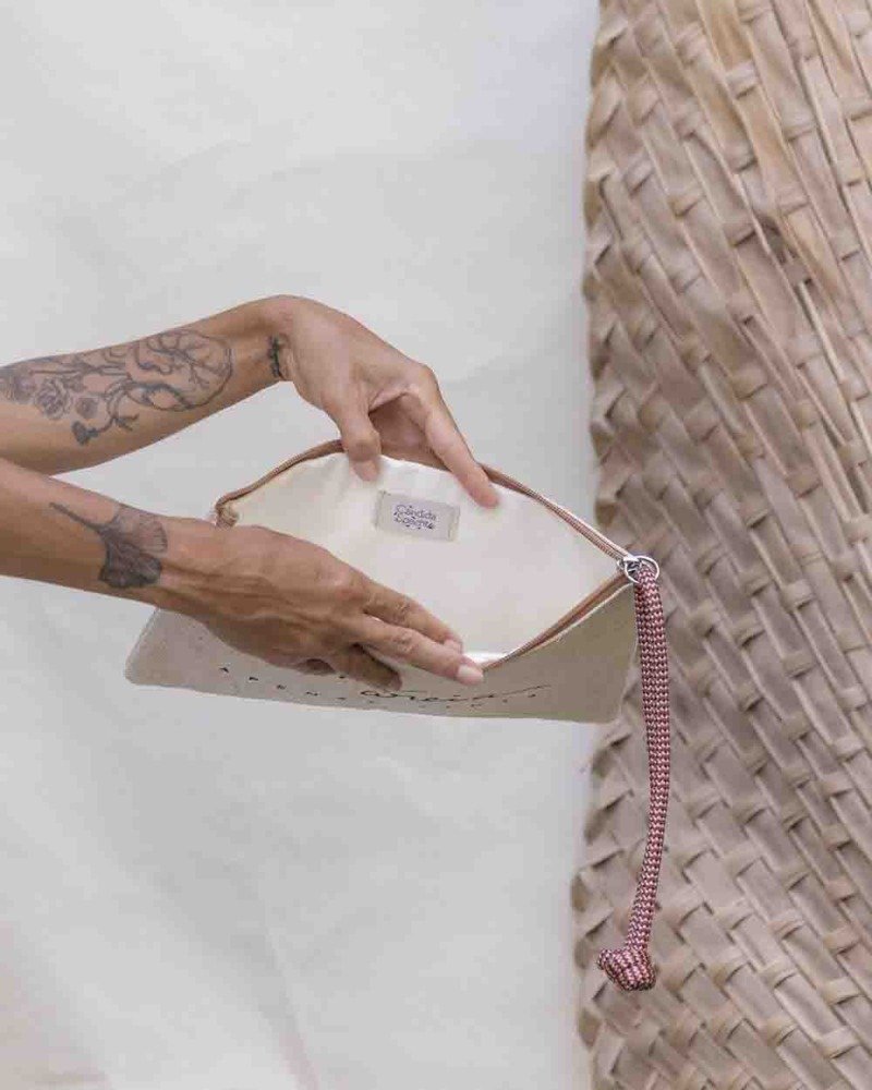 Clutch Desejos_Pés na Areia