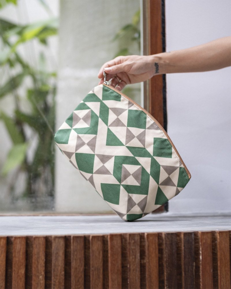 Nécessaire Canoa Bandeirolas