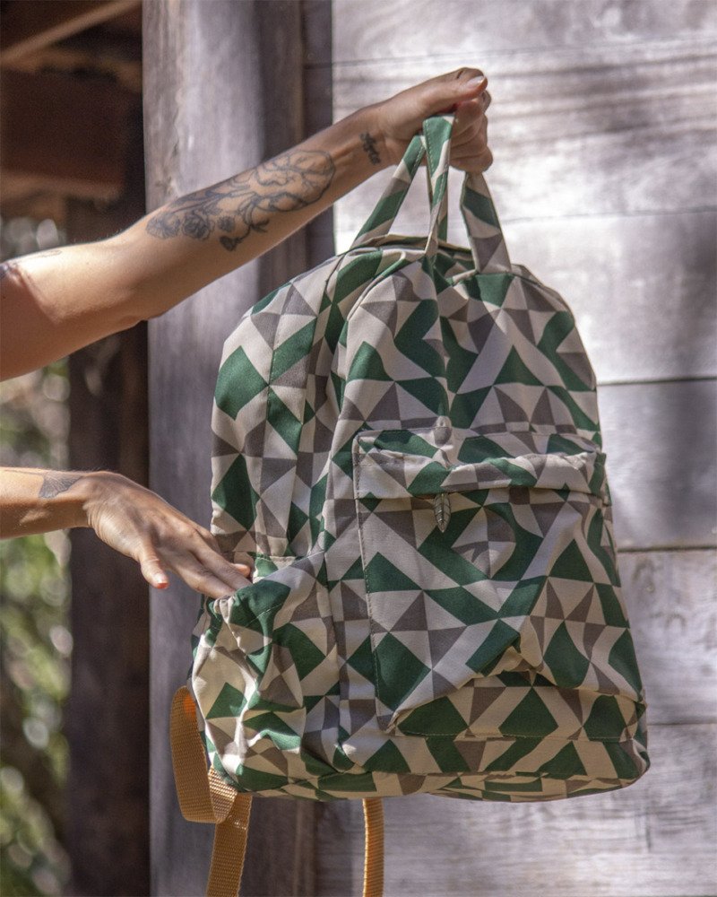 Mochila Bandeirolas