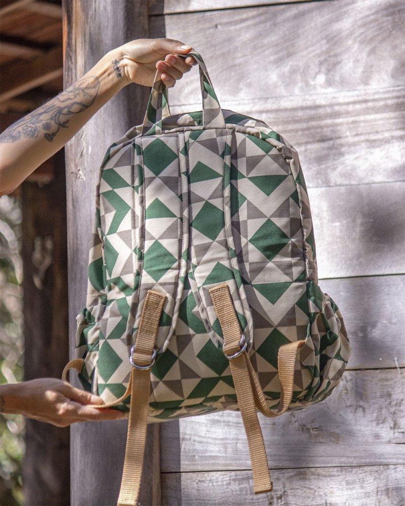 Mochila Bandeirolas