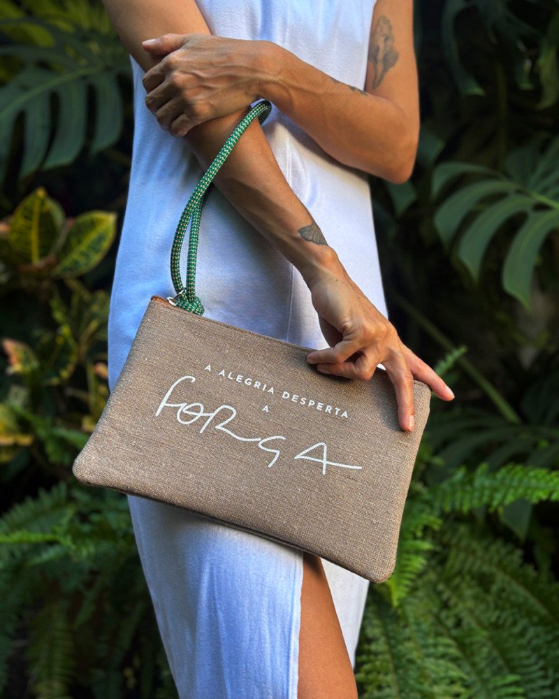 Clutch Desejos_ Força Cinza